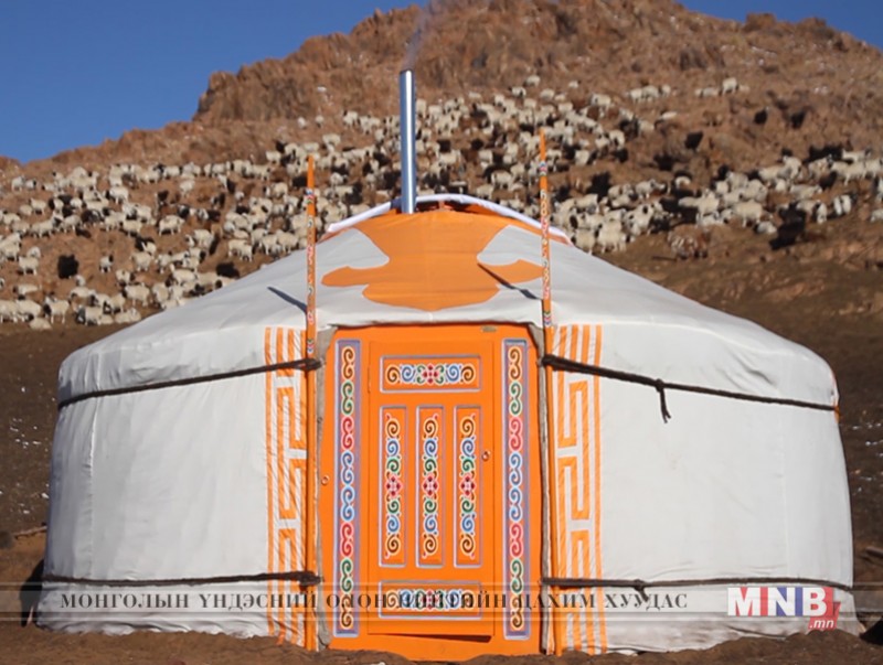 Аварга малчдын гэрийг аймагтаа үйлдвэрлэжээ