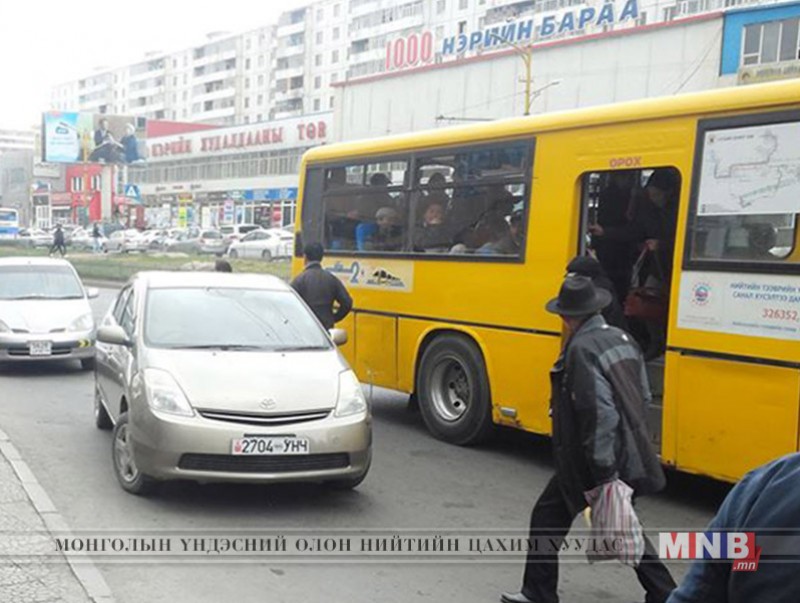 Автобус, таксины зогсоолд зогсохгүй байхыг анхааруулж байна