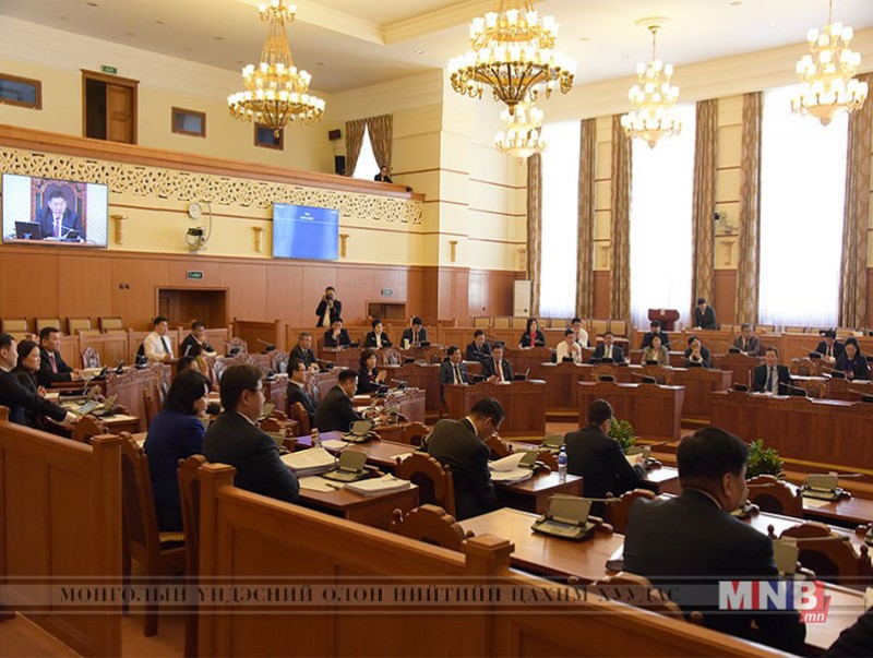 Чуулганы үдээс өмнөх хуралдаанаар дөрвөн асуудал хэлэлцлээ