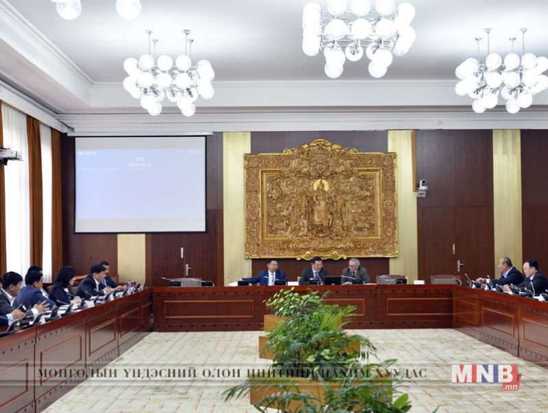 “Монгол Улсын эдийн засаг, нийгмийг 2016 онд хөгжүүлэх үндсэн чиглэл”-ийн биелэлтийг хэлэлцэв