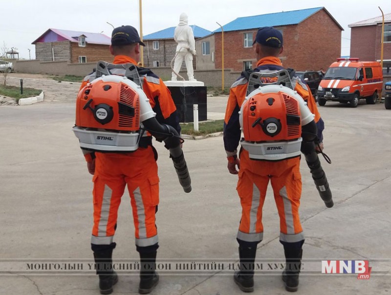 Гал сөнөөгчдөд үлээгч аппарат хандивлав