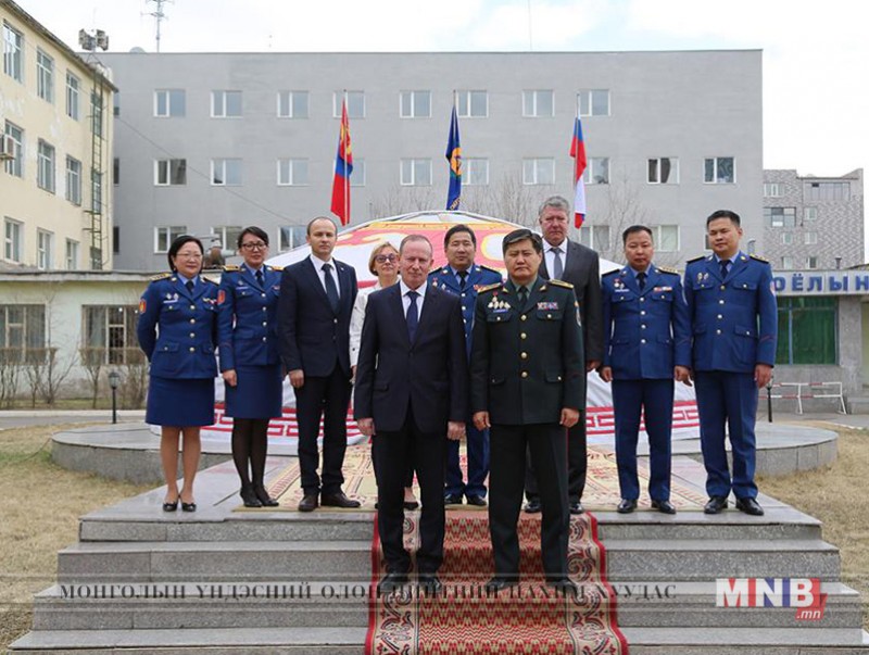 Олон улсын үзэсгэлэнд оролцож байна