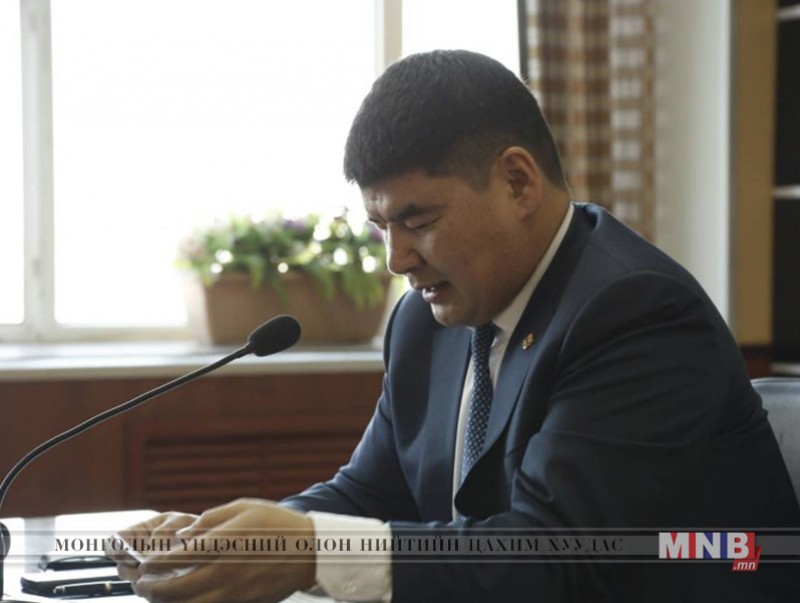 Өвөлжилтийн бэлтгэл ажил хийж байна