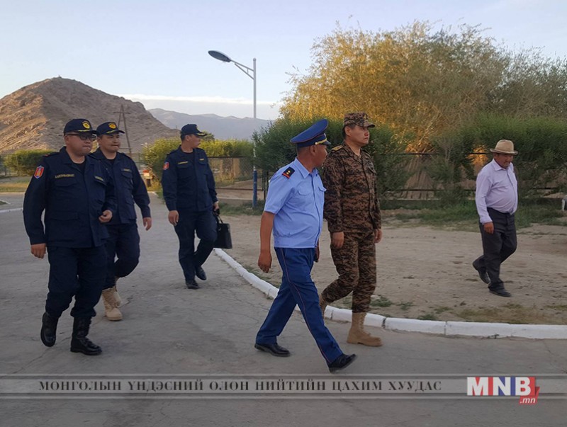 Албан хаагчдын санал хүсэлтийг шийдвэрлэн ажиллахаа илэрхийллээ