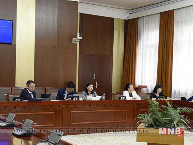 Төсвийн зарлагын хяналтын дэд хороо хуралдлаа
