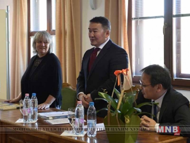 Монгол Улсын Ерөнхийлөгч Х.Баттулга монголч эрдэмтэд, судлаачид, оюутнуудтай уулзлаа