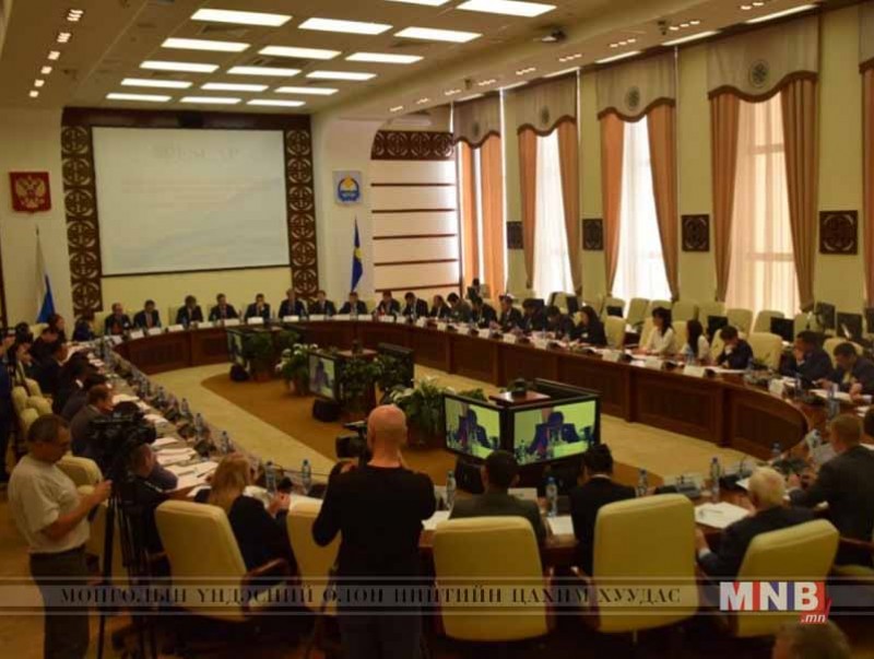 Азийн авто замаар тээвэрлэлт гүйцэтгэх асуудлаар зөвлөлдөж байна