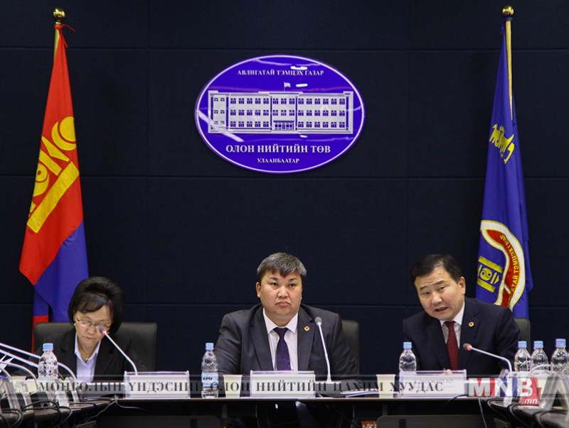 Шинээр байгуулагдсан Олон нийтийн зөвлөлийн гишүүдтэй уулзав