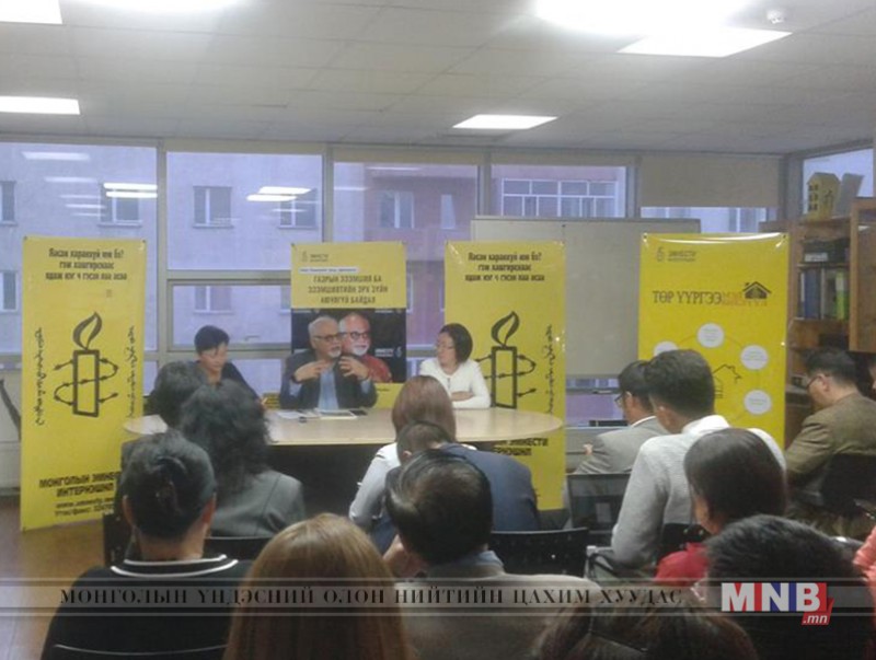 Минар Пимпл, Николас Бекүйлин нар Монголд айлчилж байна