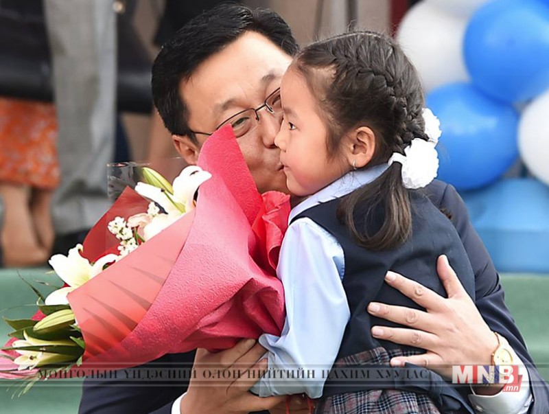 Ерөнхий сайд Ж.Эрдэнэбат: Дэлхийд өрсөлдөх монгол иргэнийг бэлтгэхэд Засгийн газар бүх бололцоогоо дайчлан ажиллана