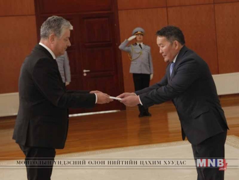 Ерөнхийлөгч Х.Баттулгад Элчин сайд нар ИЖБ барив