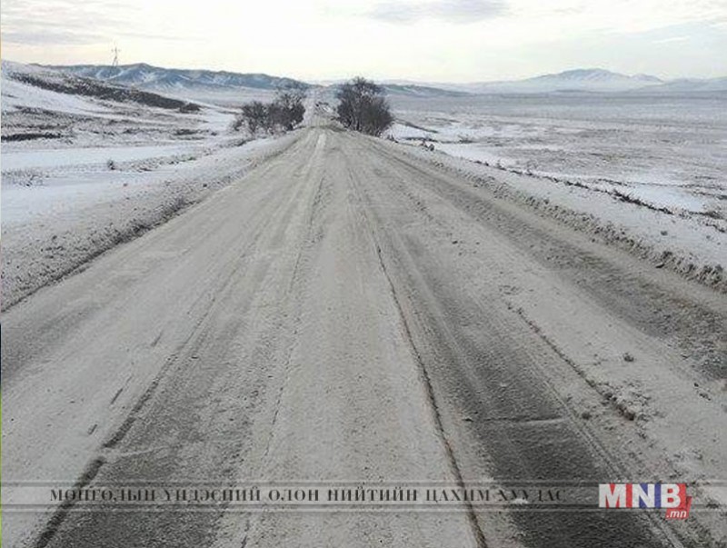 Дархан-Улаанбаатар чиглэлд халтиргаа гулгаа үүссэн байна