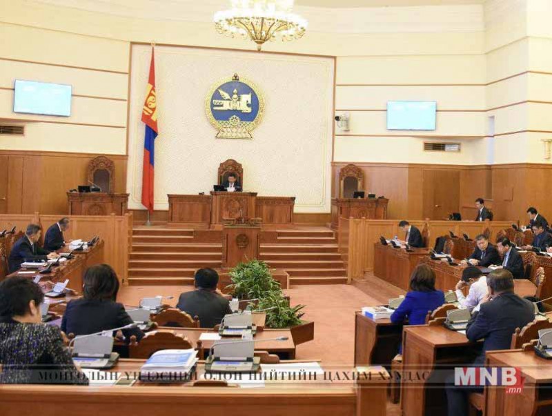 Төрийн албаны тухай хуулийн шинэчилсэн найруулгын төслийг эцсийн хэлэлцүүлэгт шилжүүлэв