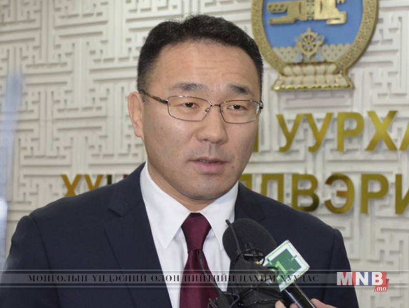 Уул уурхай, хүнд үйлдвэрийн сайд Д.Сумъяабазар үүрэгт ажилдаа орлоо