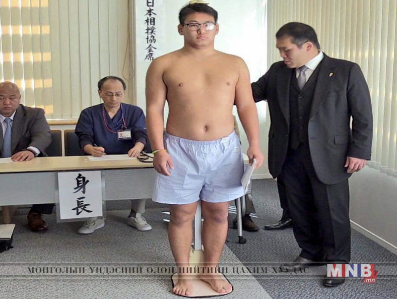 Д.Дагвадоржийн том ахын хүү мэргэжлийн сүмод хөл тавьлаа
