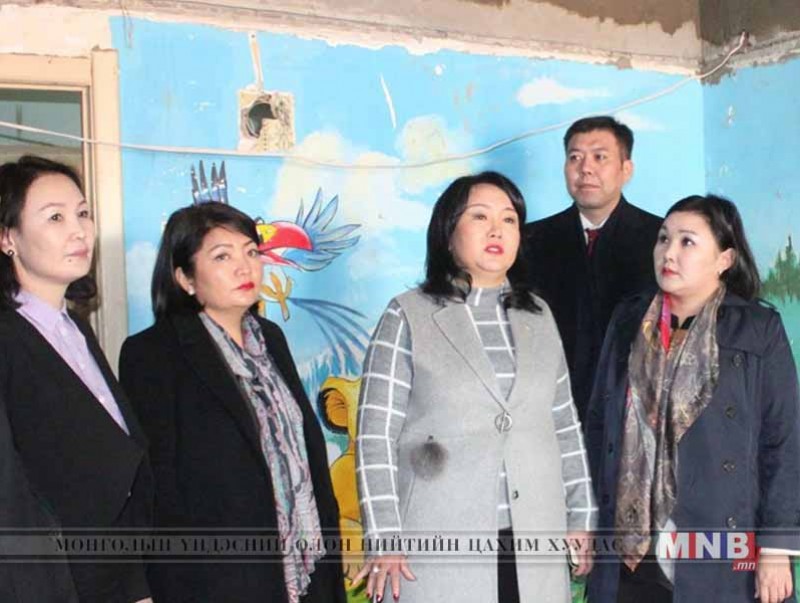 Ажлын хэсэг Хүүхдийн тусламжийн 108 утасны үйлчилгээний төвд ажиллав