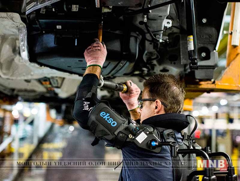 "Ford" компани ажилчдадаа зориулж роботжуулсан өмсгөл бүтээжээ
