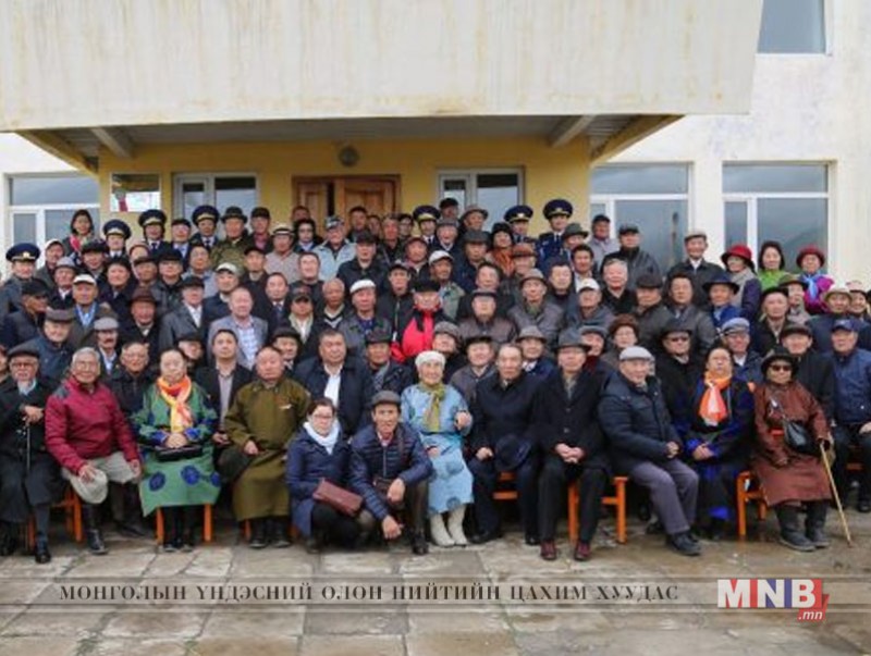 Онцгой байдлын байгууллагын ахмадууд хандивын аянд нэгдэв