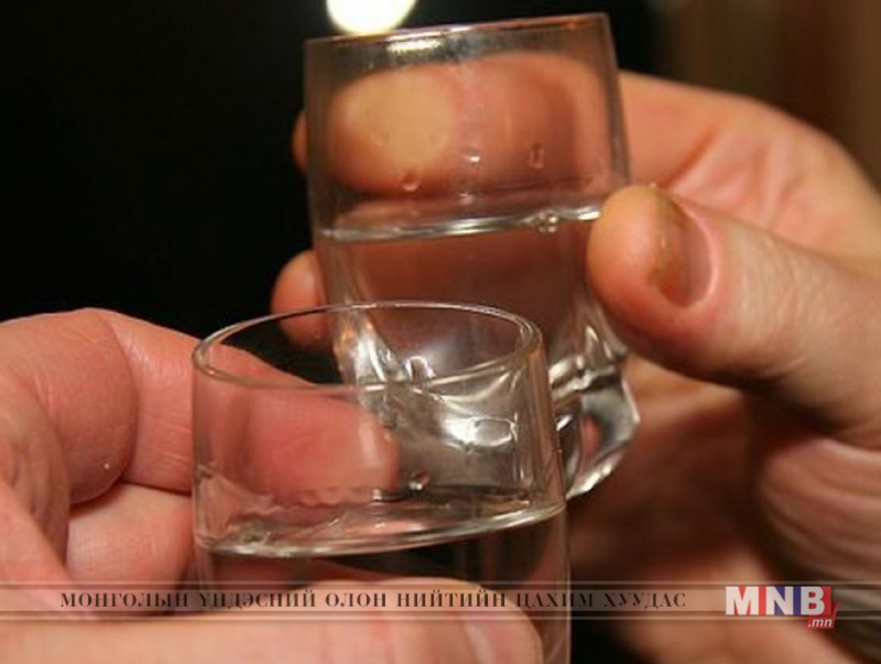 Монголчуудын 64 хувь нь сүүлийн нэг сард архи хэрэглэсэн гэсэн судалгаа гарчээ