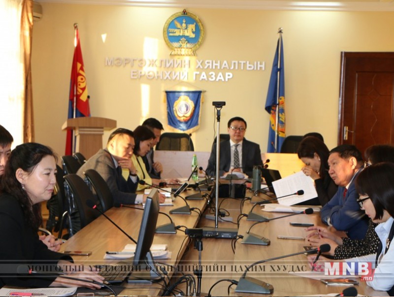 Иргэдийг эрүүл, аюулгүй, баталгаатай эмээр хангахад анхааран ажиллахыг үүрэгдлээ