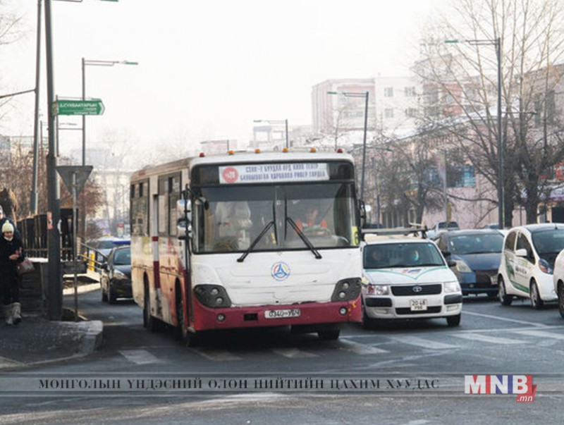 Гурван ээлжээр хичээллэдэг сургуульд суралцдаг, хол гэртэй сурагчдад нийтийн тээврээр үйлчилнэ