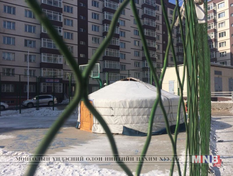 Нийтийн эзэмшлийн зам талбайд зөвшөөрөлгүй гэр барьж, ууц, өвчүү чанахгүй байхыг анхаарууллаа