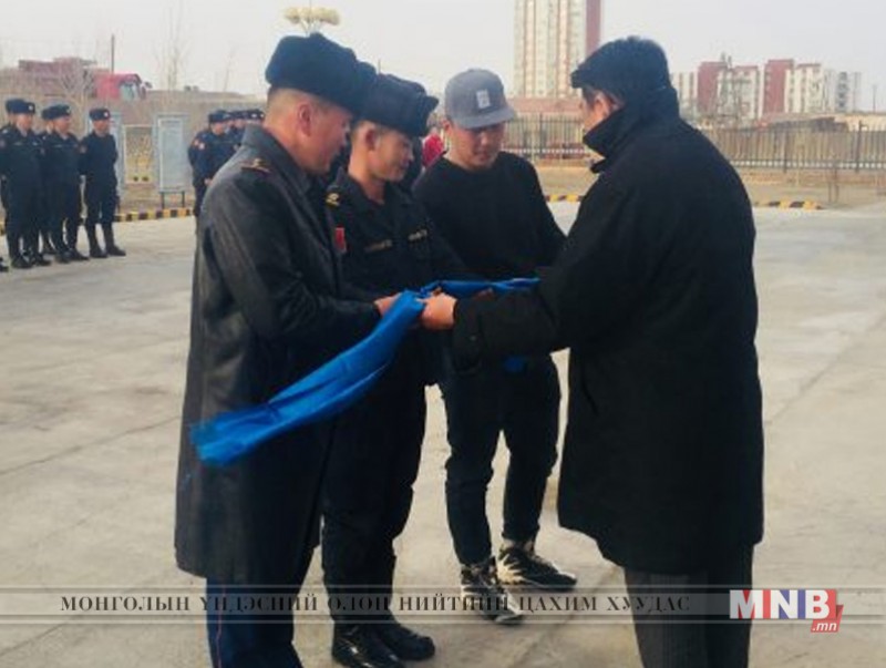 Шуурхай албаны пургон автомашинтай боллоо
