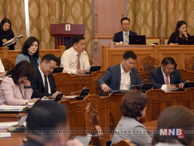Мөнгө угаах болон терроризмыг санхүүжүүлэхтэй тэмцэх тухай хуульд нэмэлт, өөрчлөлт оруулах тухай хуулийг батлав