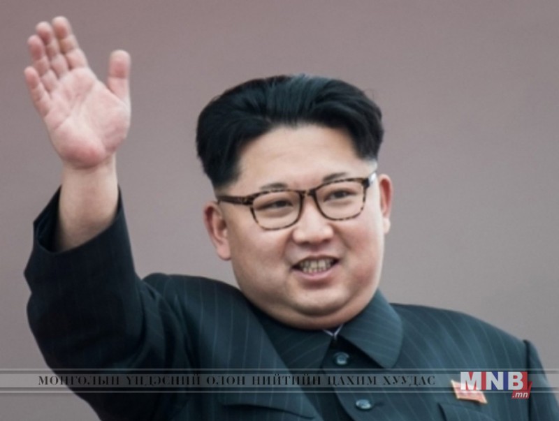 Ким Жон Ун Өмнөд Солонгосын поп оддын тоглолтыг өндрөөр үнэлжээ