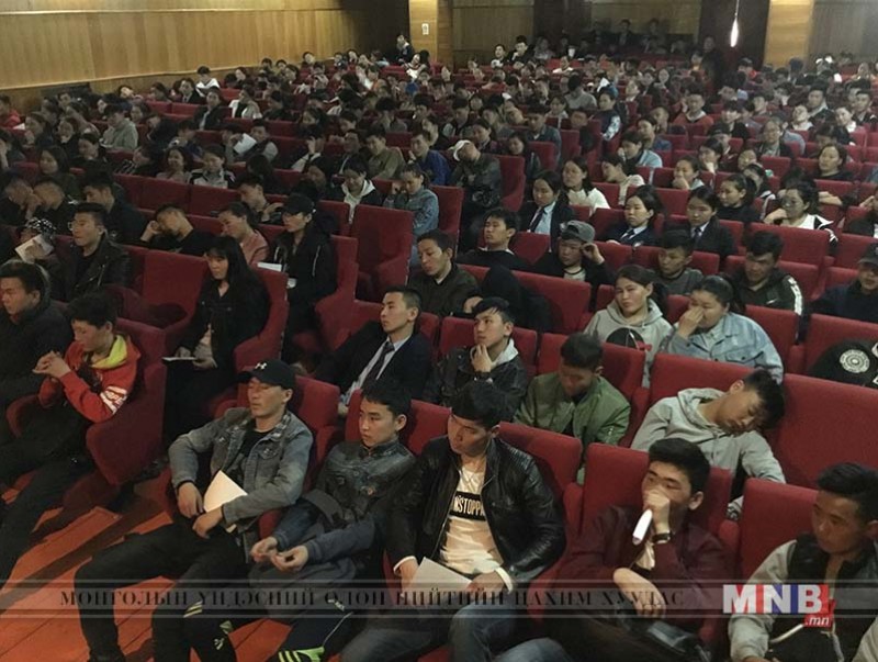 Сурагчдад гамшгаас урьдчилан сэргийлэх, эрсдэлийг бууруулах мэдлэг олгох сургалт хийлээ