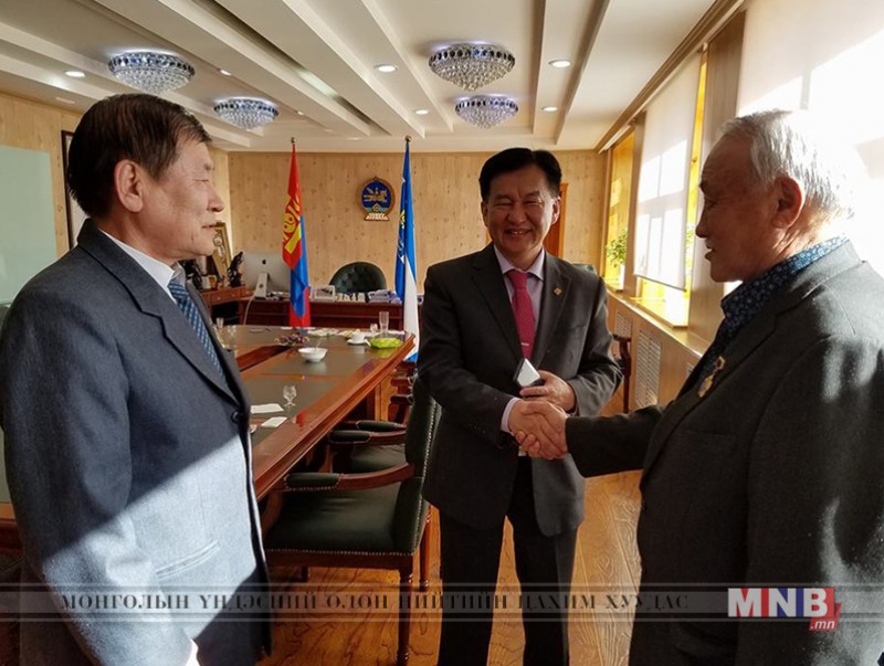 Сайд Ц.Даваасүрэн Хөдөлмөрийн баатруудад хүндэтгэл үзүүллээ