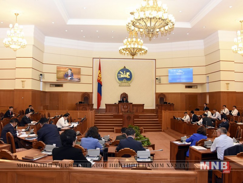 Мөнгө угаах болон терроризмыг санхүүжүүлэхтэй тэмцэх тухай хуульд нэмэлт, өөрчлөлт оруулах тухай хуулийн төслийг эцсийн хэлэлцүүлэгт шилжүүлэв