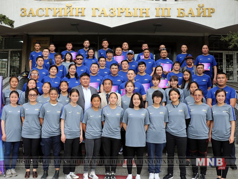 “Хөлбөмбөгөөр дамжуулан эмэгтэйчүүдийг хүчирхэгжүүлэх нь” сэдэвт семинар үргэлжилж байна