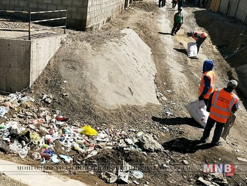 Зөвшөөрөлгүй наасан 133 ширхэг зар сурталчилгааны хуудсыг хуулжээ