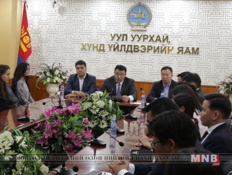 Сонгон шалгаруулалтад тэнцсэн хүмүүст батламж гардууллаа