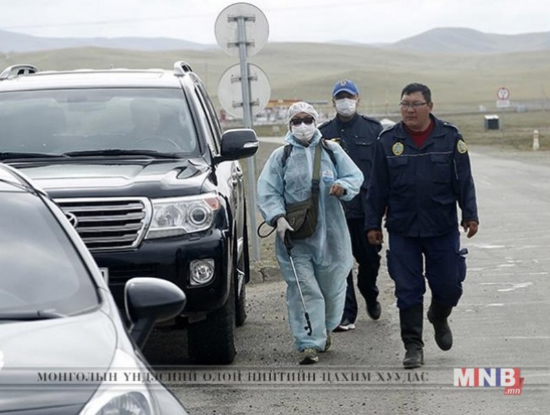 Нийслэл рүү орох замуудад ариутгал халдваргүйжүүлэлтийн цэг ажиллаж байна