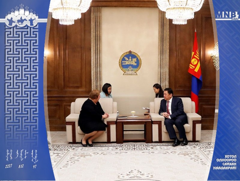 НҮБ-ын "Эрчүүд эмэгтэйчүүдийн төлөө" (HeForShe) хөдөлгөөнийхэнтэй уулзлаа