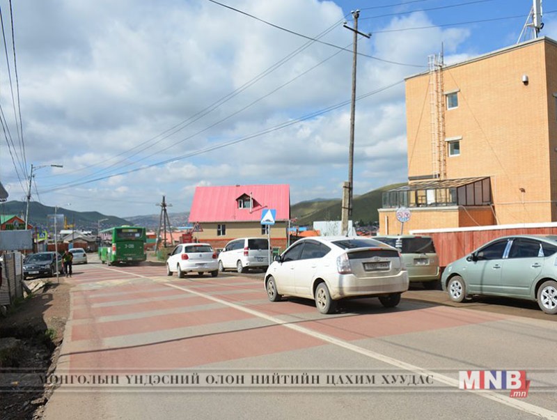 Сургууль орчмын бүсийн хөдөлгөөний аюулгүй байдлыг сайжруулж байна