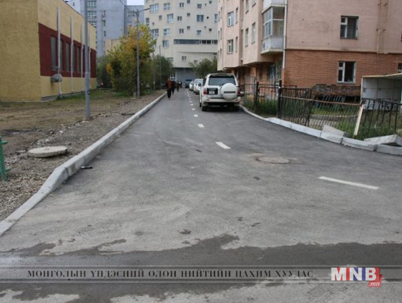 Сүхбаатар дүүргийн хорооллын доторх авто замын засварын ажил үргэлжилж байна