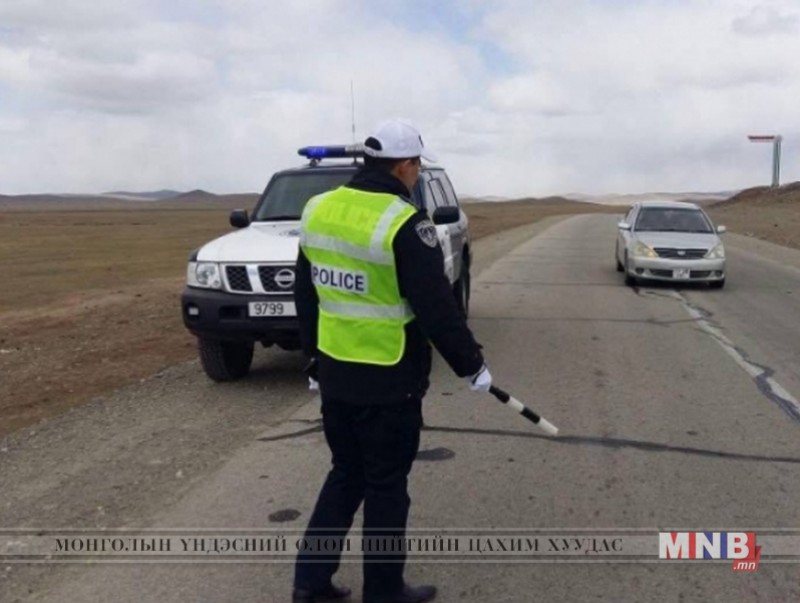 Амралтын өдрүүдэд зам тээврийн ослын улмаас хоёр хүн амь насаа алджээ