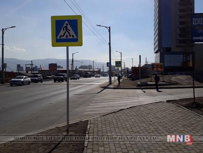 Чингэлтэй дүүргийн 39 дүгээр сургуулийн авто зам, орчныг тохижуулж байна