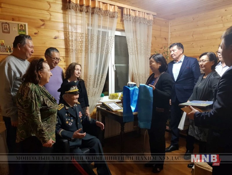 Хошууч генерал С.Санжмятавын 90 насны ойг тохиолдуулан баяр хүргэв