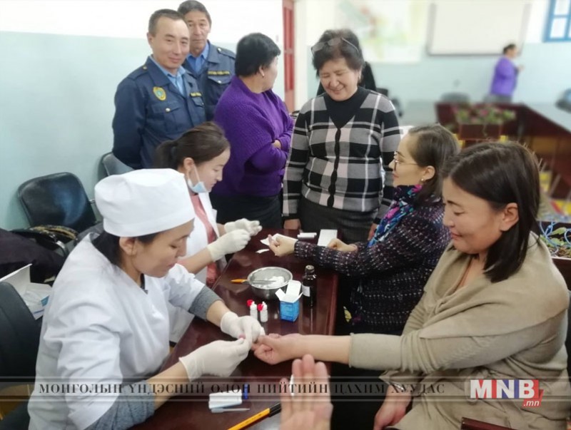 Албан хаагчдыг шинжилгээнд хамруулжээ