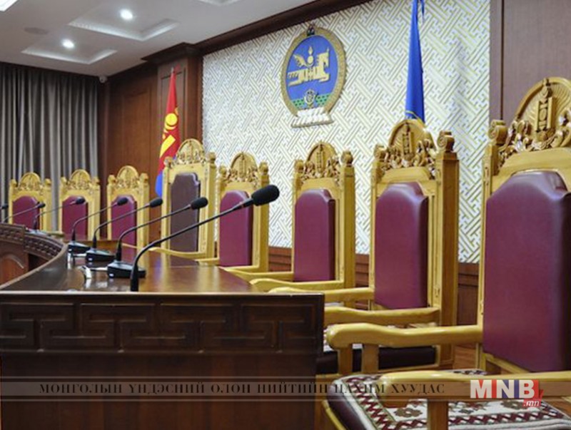 Үндсэн хуулийн цэцийн хуралдаан хойшлогдов