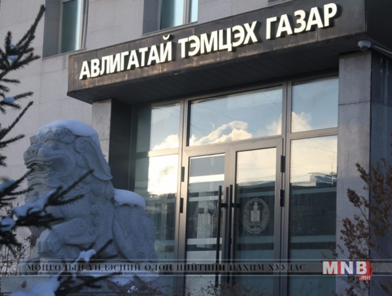 Дорнодын Дашбалбар сумын Засаг дарга хууль зөрчиж, Хятад компаниас хандив авчээ