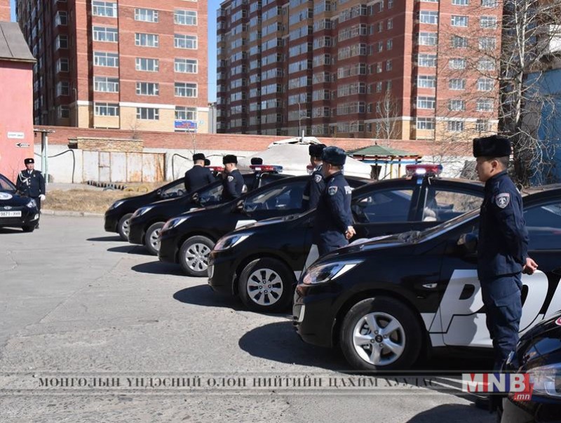 Иж бүрэн тоноглосон 3 автомашин хүлээлгэж өглөө