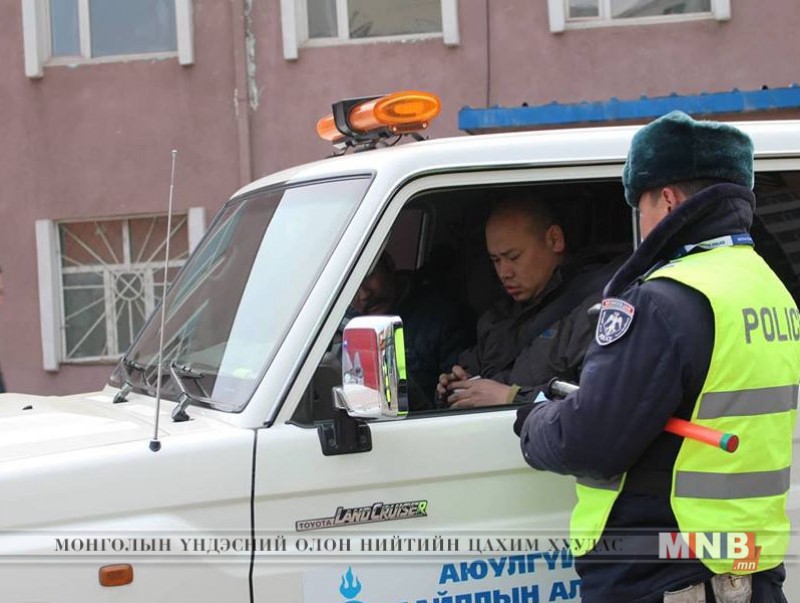 Тусгай дуут болон гэрлэн дохио хэрэглэх журмын хэрэгжилтэнд хяналт тавьж байна