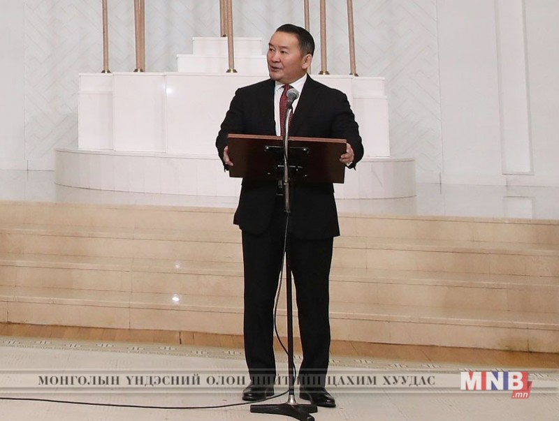 Төрийн дээд цол, одон, медаль гардууллаа