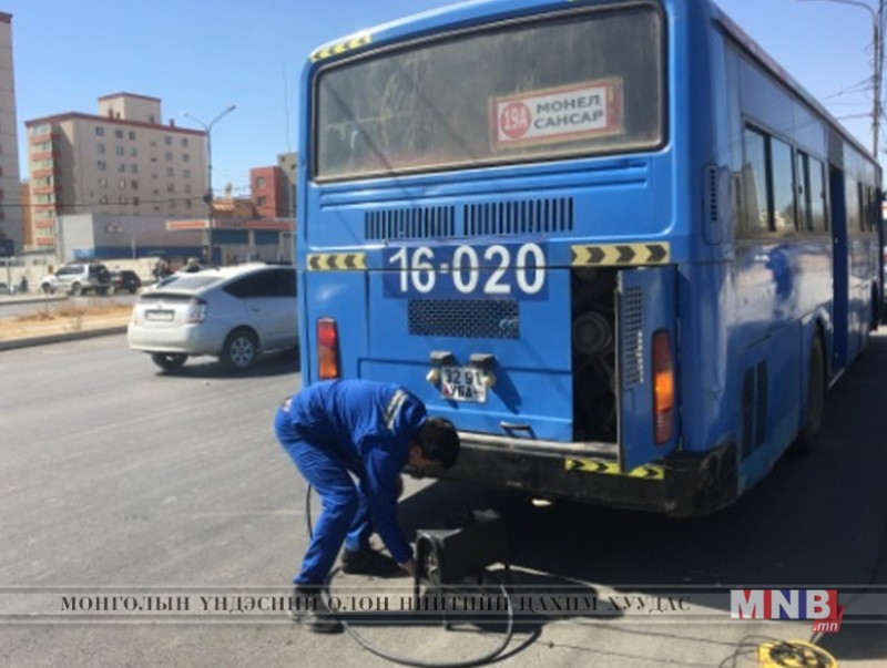 Автобусны утааны тортогжилтын хэмжээ стандартаас хэтэрсэн зөрчил илэрч үйлчилгээг зогсоолоо