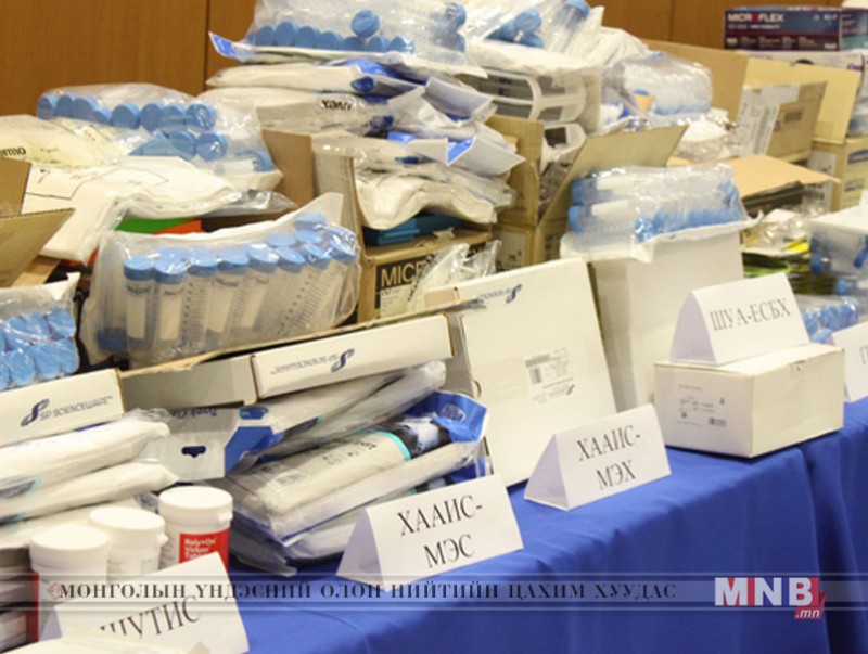 P53 төслийн хүрээнд зарим газруудад нэг удаагийн хамгаалах хэрэгслийг гардуулан өглөө